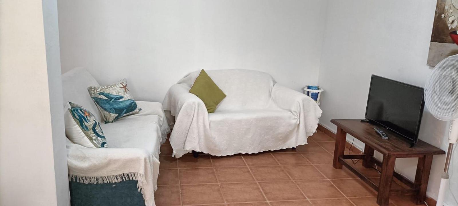 Habitacion Matrimonial En Un Bajo Bano Compartido Areas Compartidas Abades  Bagian luar foto